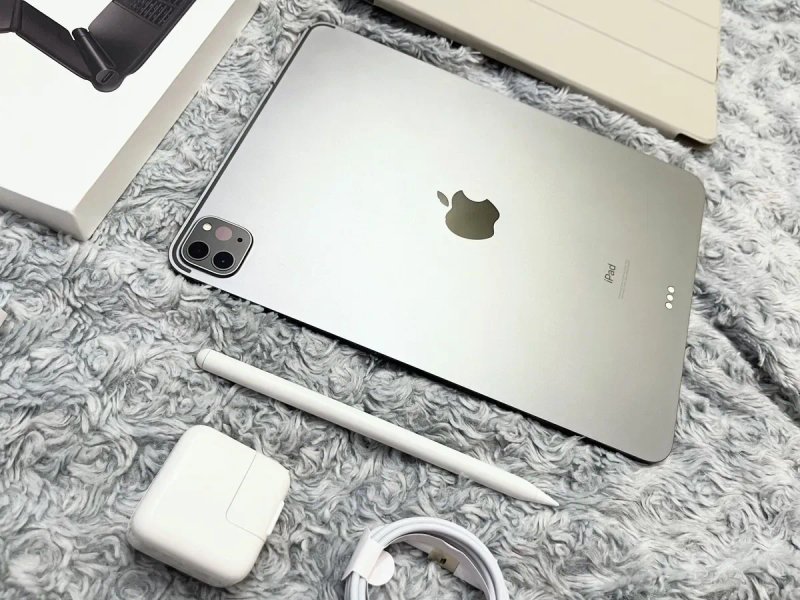 IPad Pro 11’ (2 gen) 256 gb, wi-fi + чехол, шикарное состояние! А2228 — фото 2