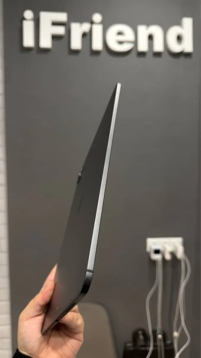 Ipad pro 13’ m4 256gb WiFi + LTE space gray 14 циклів зарядки — фото 2