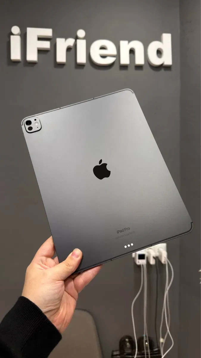 Ipad pro 13’ m4 256gb WiFi + LTE space gray 14 циклів зарядки — фото 6