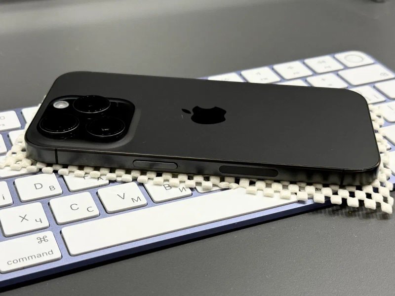 iPhone 15 Pro 128GB Black Titanium Neverlock e-SIM Neverlock (без ремонтів) — фото 3