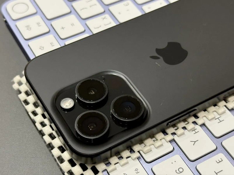 iPhone 15 Pro 128GB Black Titanium Neverlock e-SIM Neverlock (без ремонтів) — фото 8