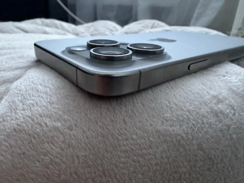 IPhone 15Pro Max 256gb Neverlock  /чудовий стан — фото 4