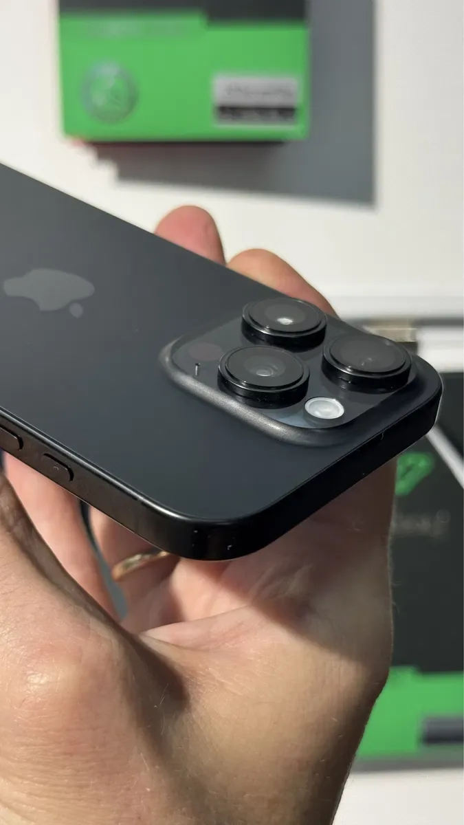 IPhone 16 pro 128gb Black Titanium Neverlock — фото 2