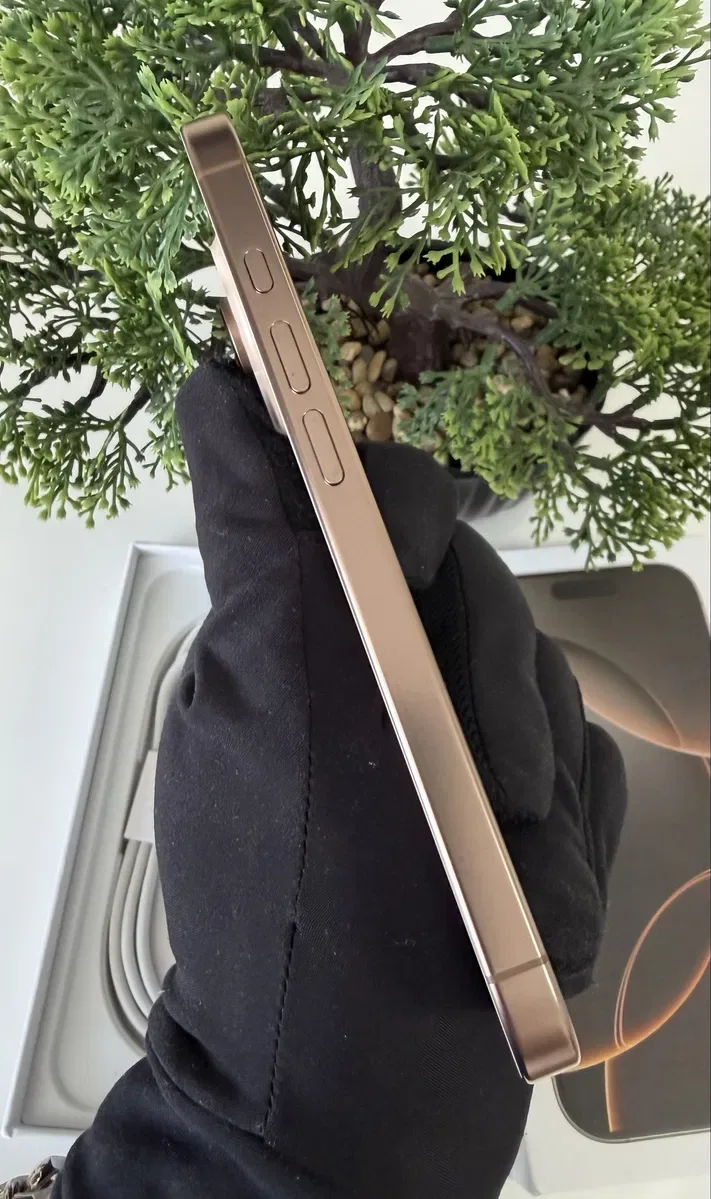 Iphone 16 Pro 128gb desert Neverlock — фото 2