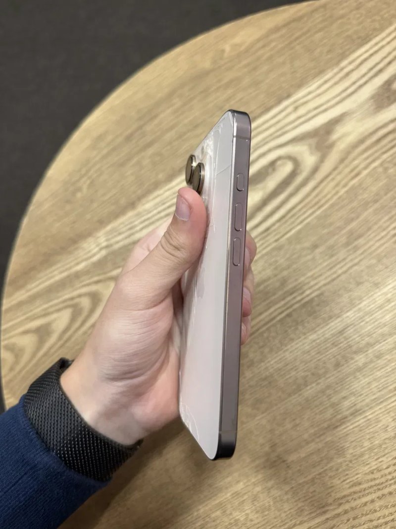 iPhone 16 Pro 256 Gb e- sim Desert — фото 4