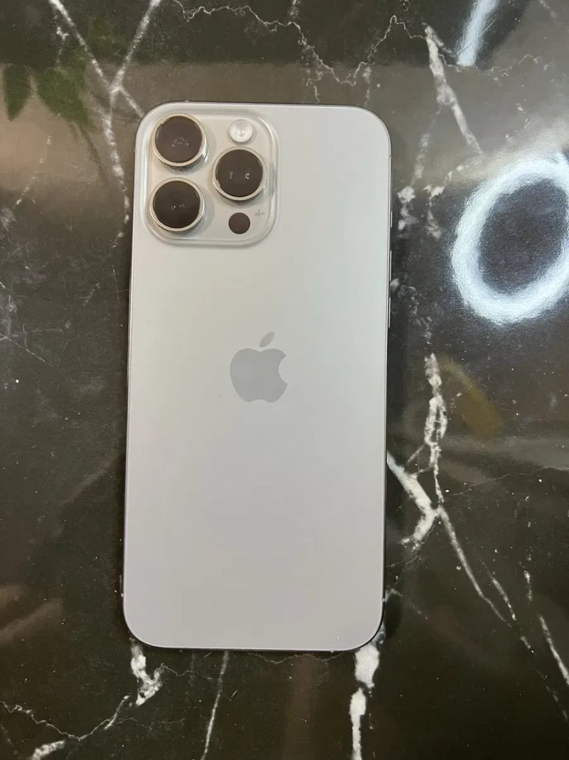 iPhone 16 Pro Max 256 gb Natural Titanium — фото 6