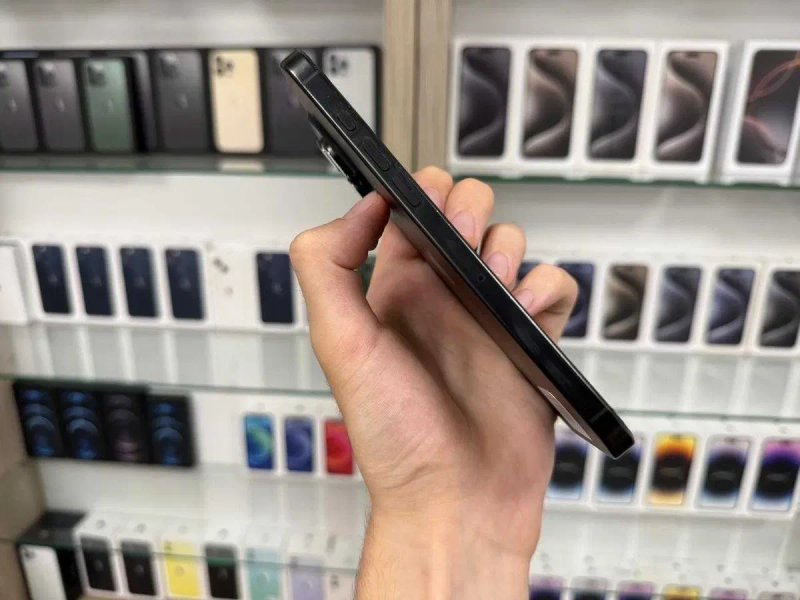 iPhone 16 Pro Max 256 GB Neverlock | Магазин | Гарантія | Має дефект піксель на екрані — фото 3
