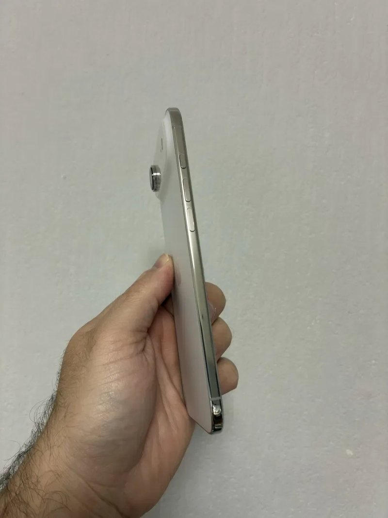 iPhone 17 Air 256gb Cloud White — фото 3