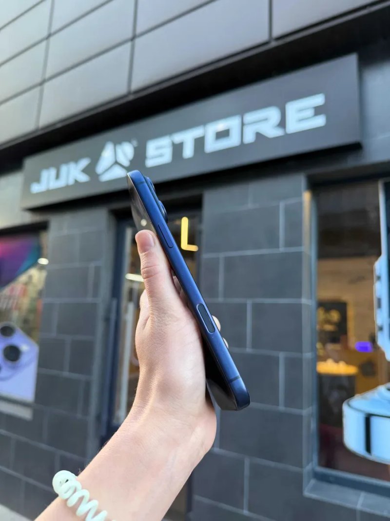iPhone 17 Pro Max 512gb Blue E-sim Вживаний — фото 2