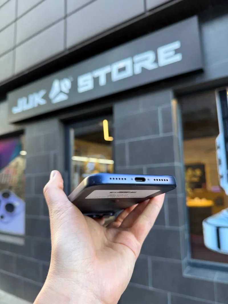 iPhone 17 Pro Max 512gb Blue E-sim Вживаний — фото 4