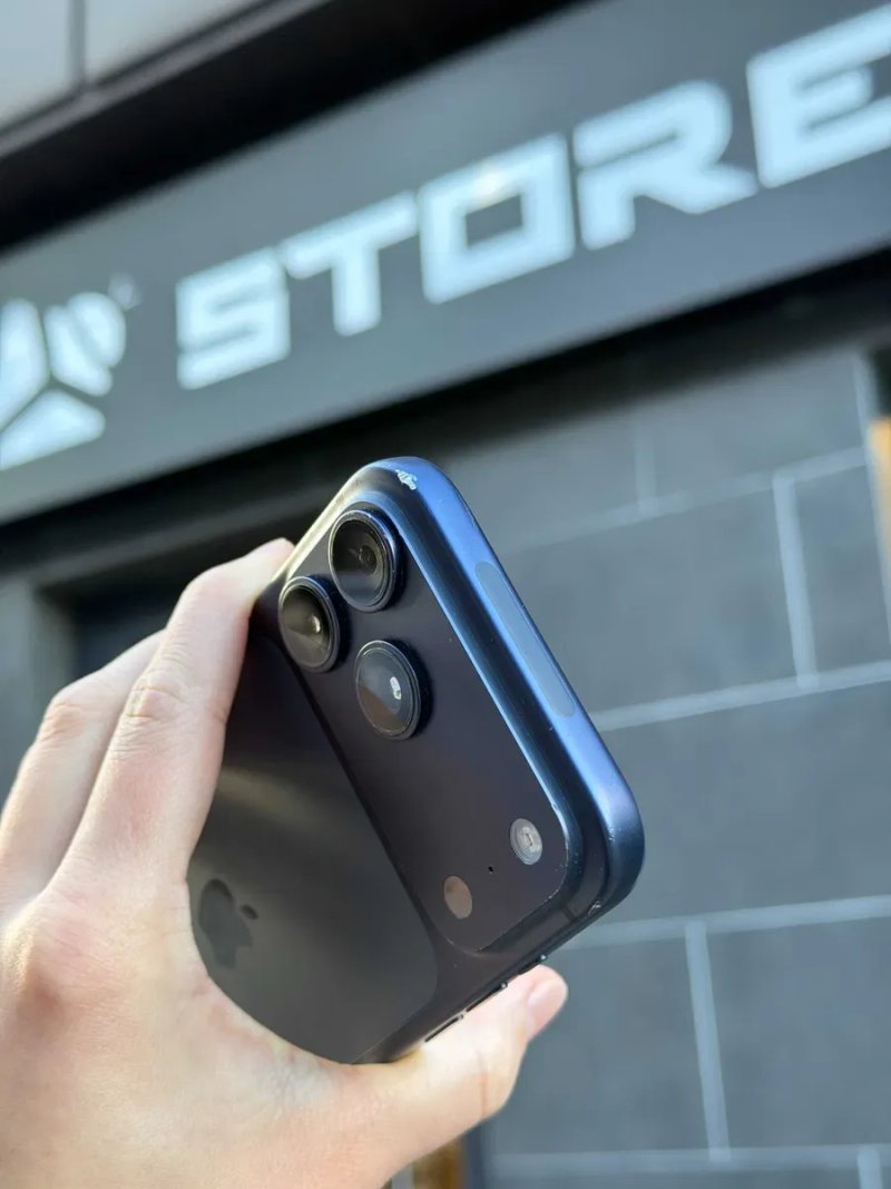 iPhone 17 Pro Max 512gb Blue E-sim Вживаний — фото 5