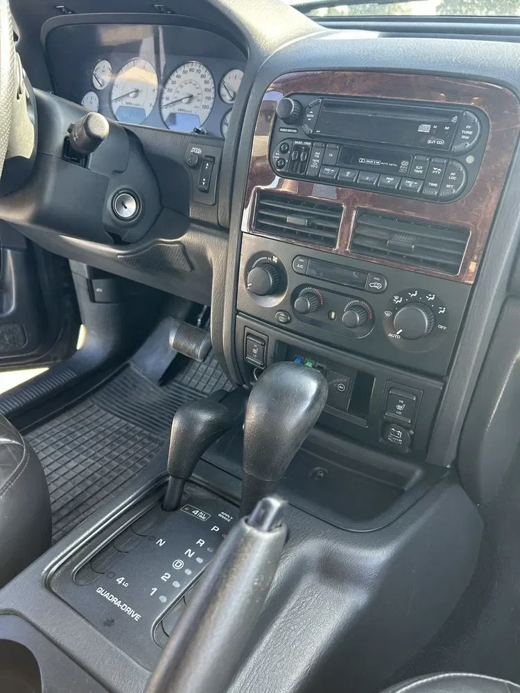 Jeep Grand Cherokee — фото 6