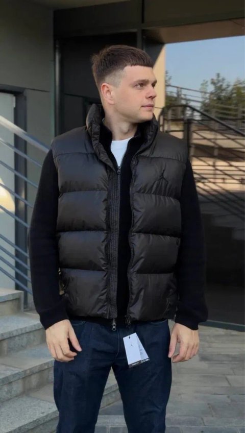 Jordan Brooklyn чоловіча пухова жилетка чорна