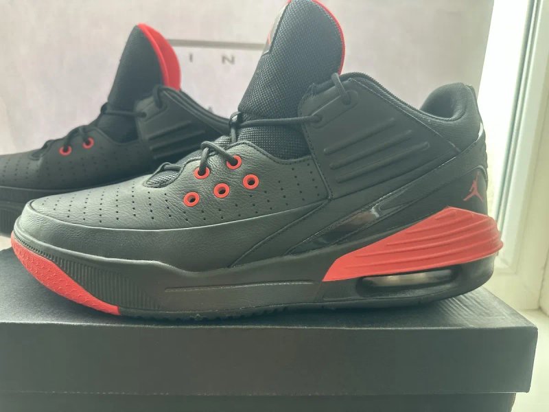Jordan Max Aura 5 Орігінальні мужські баскельбільні кросівки — фото 2