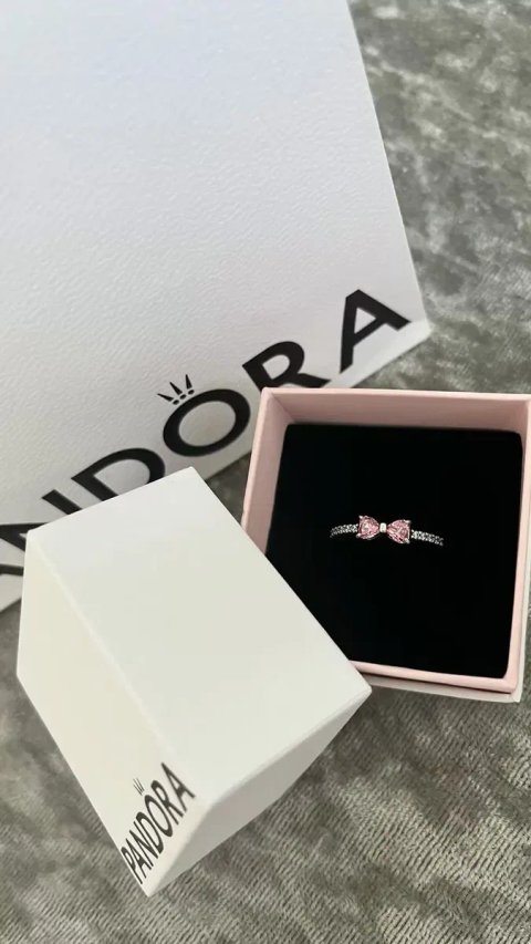 Каблучка Pandora Рожевий бант / Срібне кільце Пандора з бантом
