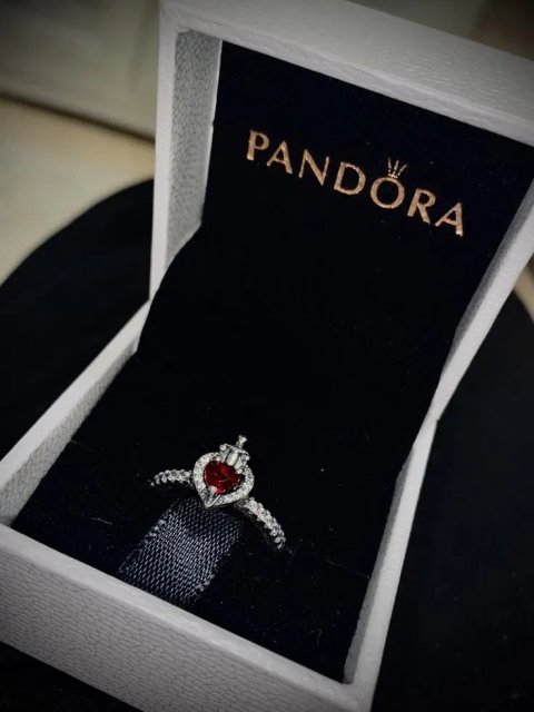 Каблучка Pandora Зла королева / Посріблена каблучка Пандора Дисней Злая королева з камінням / Каблучка Pandora «Disney Evil Queen» (посріблення)