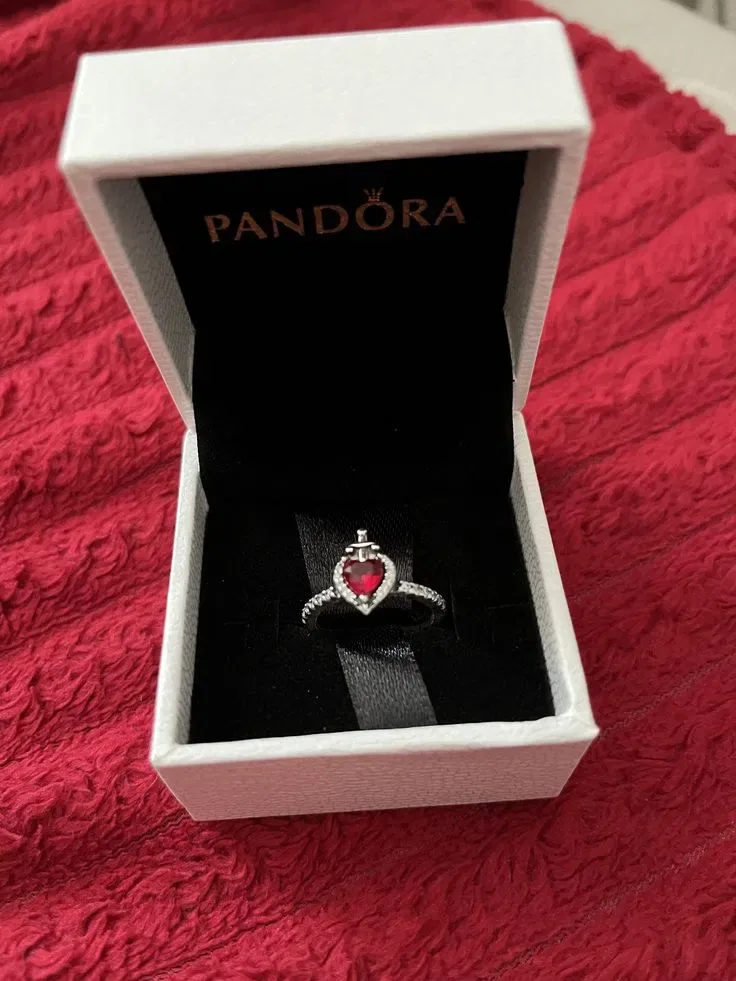 Каблучка Pandora Зла королева / Посріблена каблучка Пандора Дисней Злая королева з камінням / Каблучка Pandora «Disney Evil Queen» (посріблення) — фото 5