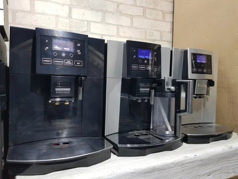 Капучіно !Кавомашина/кофемашина Delonghi Graphic Touch б/у з Німеччини