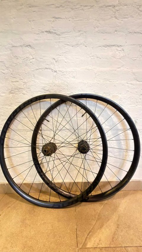 Карбонові колеса Bontrager Kovee Elite 23 carbon. TREK