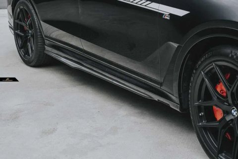 Карбонові накладки на M пороги для BMW G07 ( Future Design ) LCI