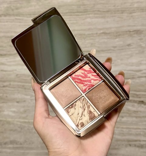 Кастомна четвірка найтрендовіших відтінків Hourglass Ambient Lighting Edit Customizable Quad