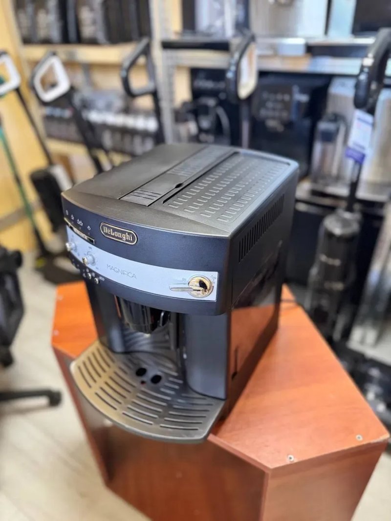 Кавомашина Delonghi ESAM 3200 — фото 2