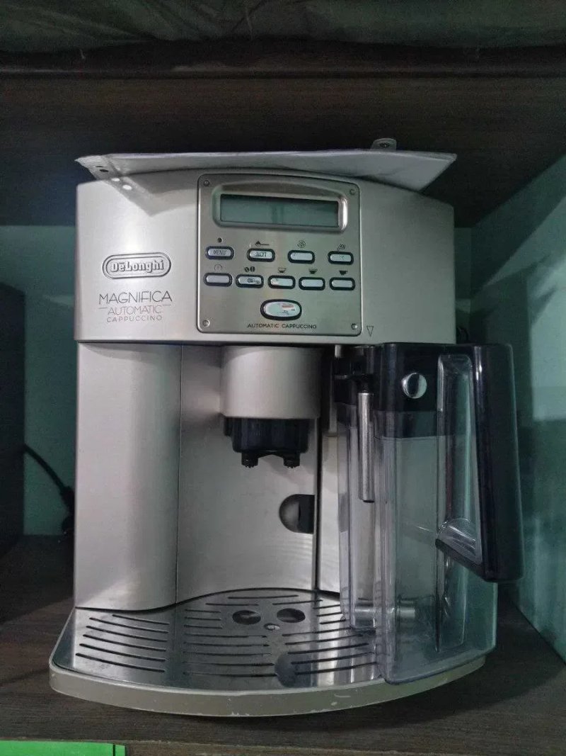 Кавомашина Delonghi Magnifica ESAM 3500, в гарному стані, з Німеччини — фото 2