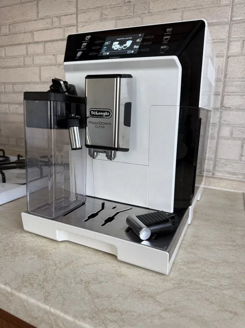 Кавомашина Delonghi PrimaDonna Class ECAM 550.65.W — фото 2