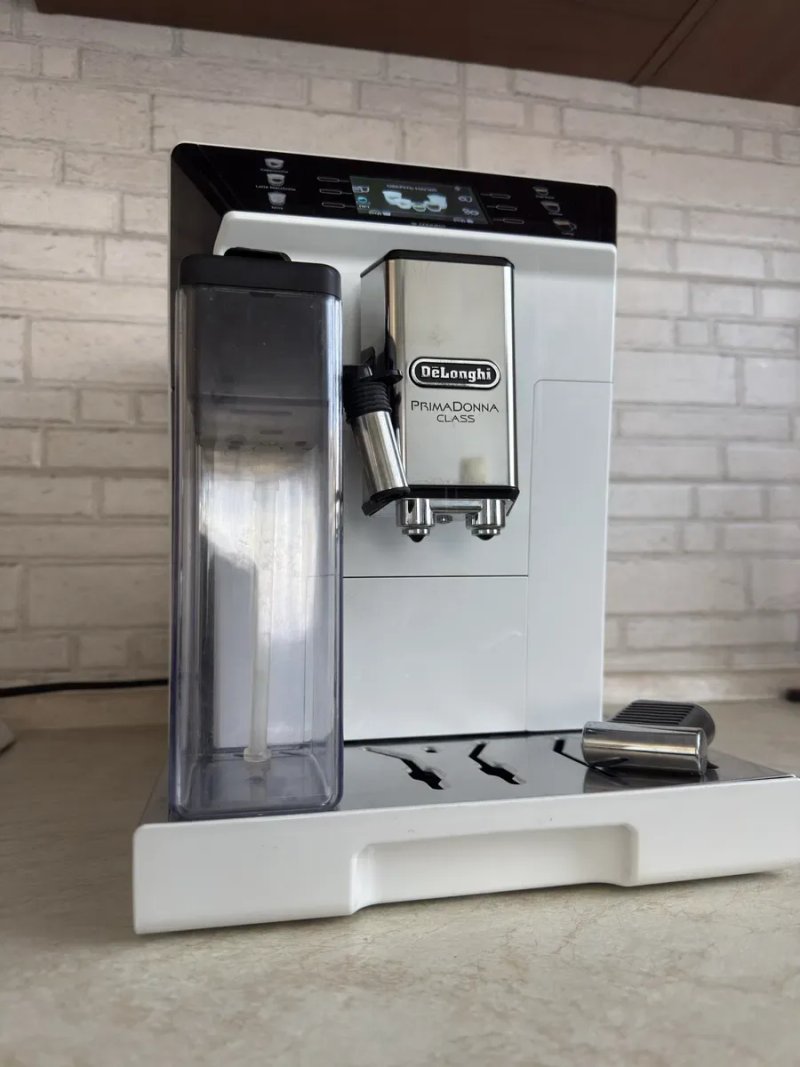 Кавомашина Delonghi PrimaDonna Class ECAM 550.65.W — фото 5