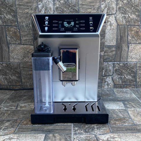 Кавомашина DeLonghi PrimaDonna Class гарантія малий пробіг
