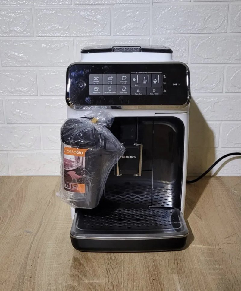 Кавомашина ,кавоварка , кофеварка Philips EP 3200 Series LatteGo — фото 2