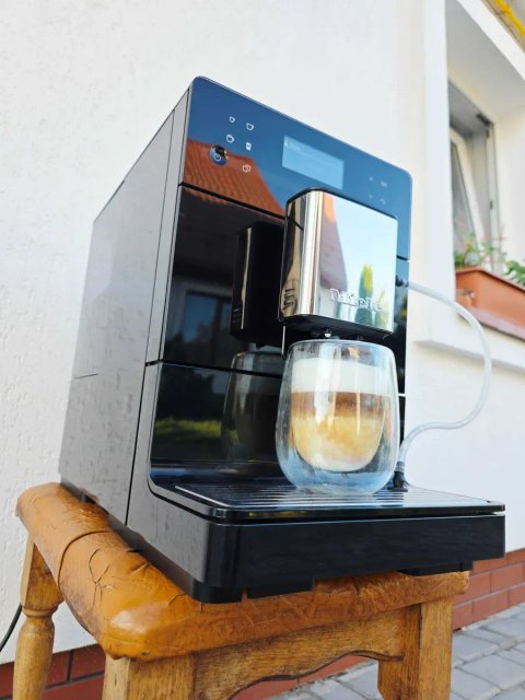 Кавомашина кавоварка MIELE CM 5310