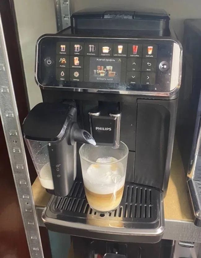 Кавомашина Philips LatteGo 5500 кофемашина , кавоварка — фото 2