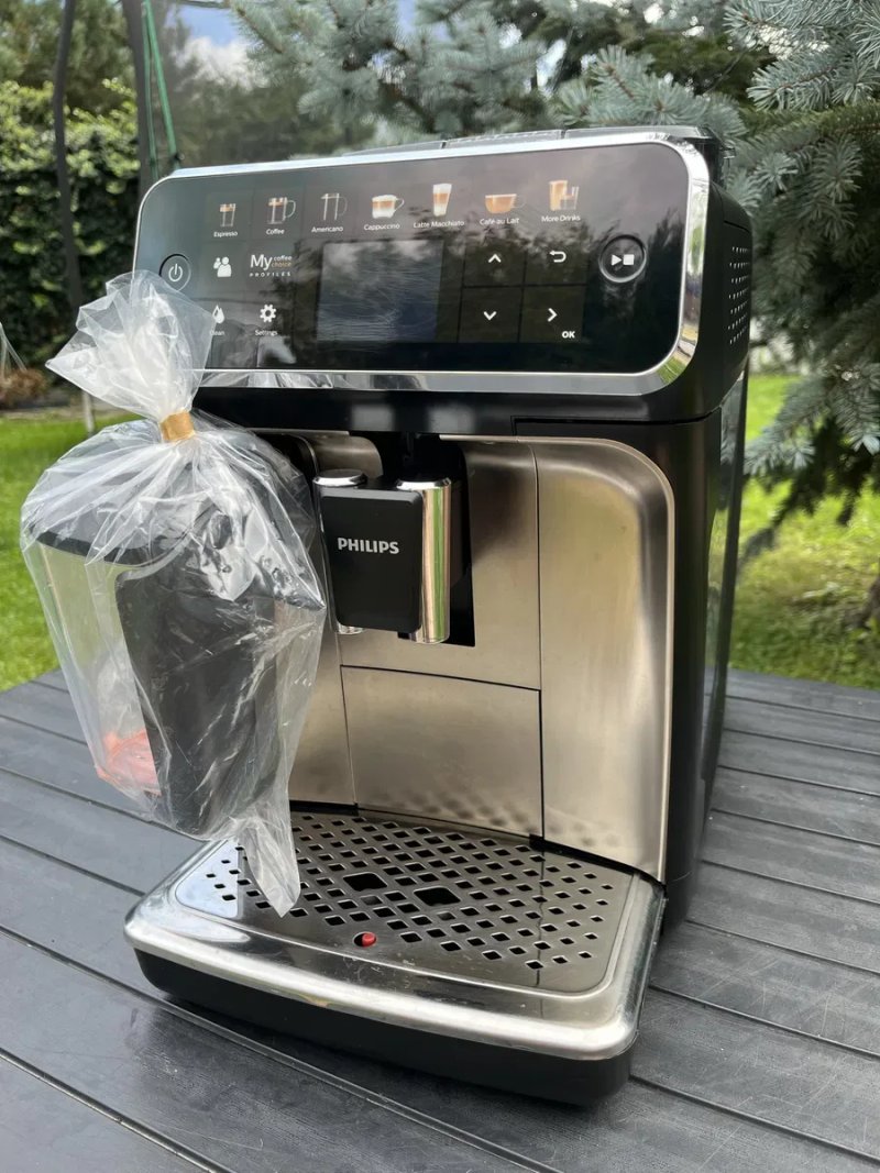 Кавомашина Philips LatteGO модель 5400  2022 рік 9 місяць з Німеччини — фото 2