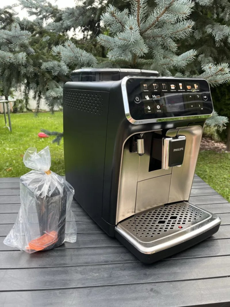 Кавомашина Philips LatteGO модель 5400  2022 рік 9 місяць з Німеччини — фото 3