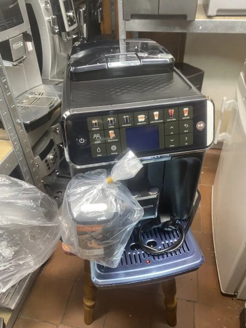 Кавомашина Philips LatteGo Series 5500 Series EP5547/90