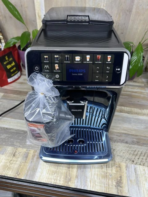 Кавомашина Philips LatteGo Series 5500 Series EP5547/90