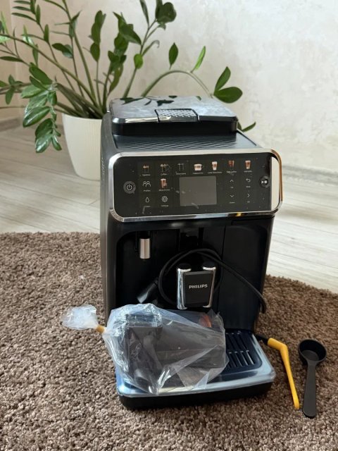 Кавова машина/кавомашинка Philips 5500 series LatteGo