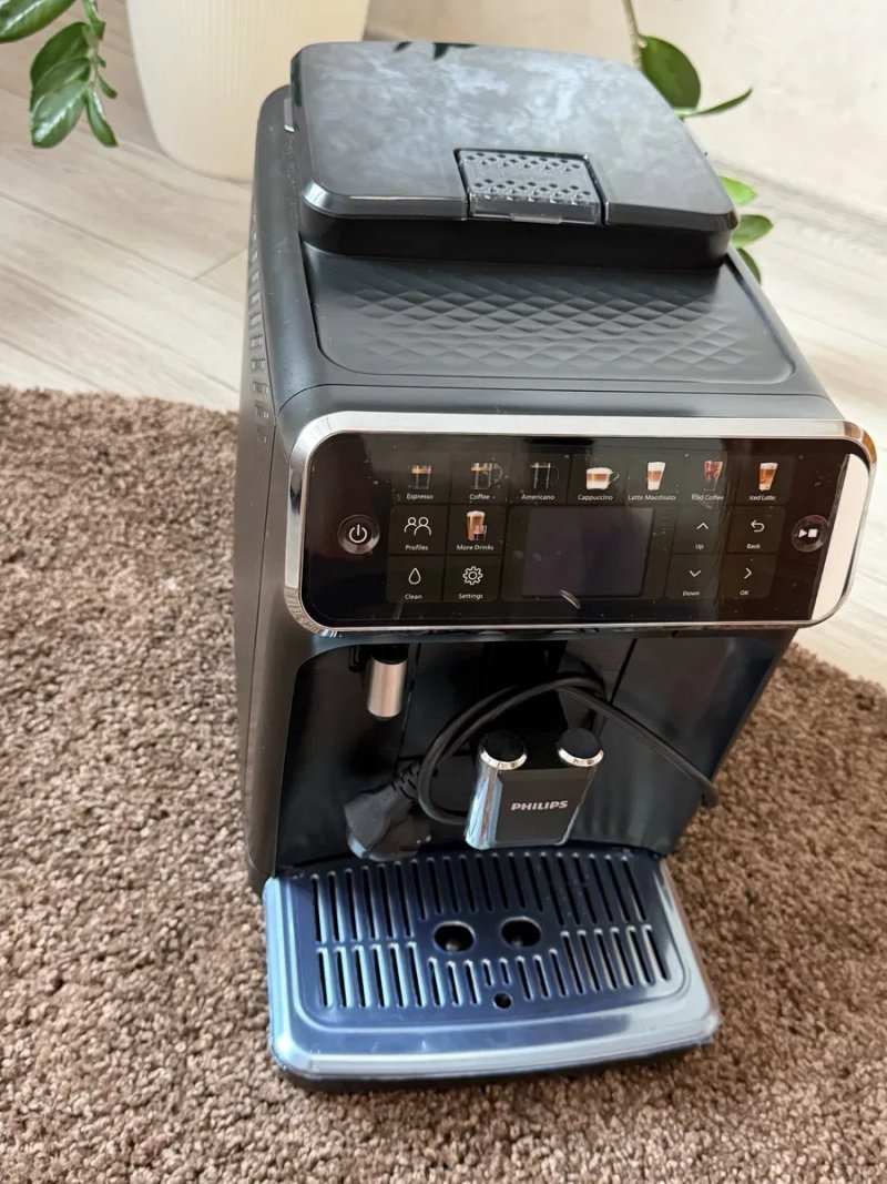 Кавова машина/кавомашинка Philips 5500 series LatteGo — фото 3