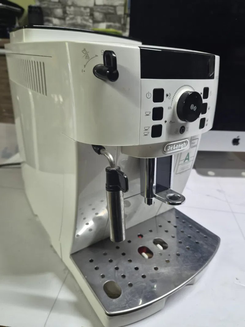 кавоварка Delonghi Magnifica S.. — фото 5