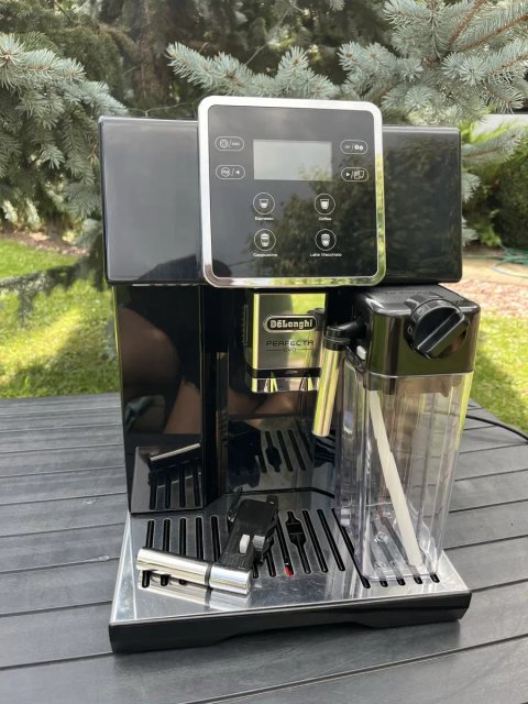 Кавоварка DeLonghi Perfecta EVO з Німеччини в хорошому стані!