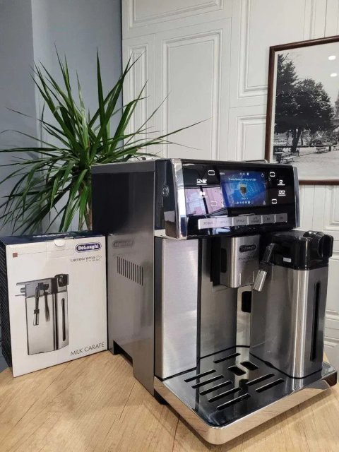 Кавоварка кофемашина премиум Delonghi ESAM 6850 M домой