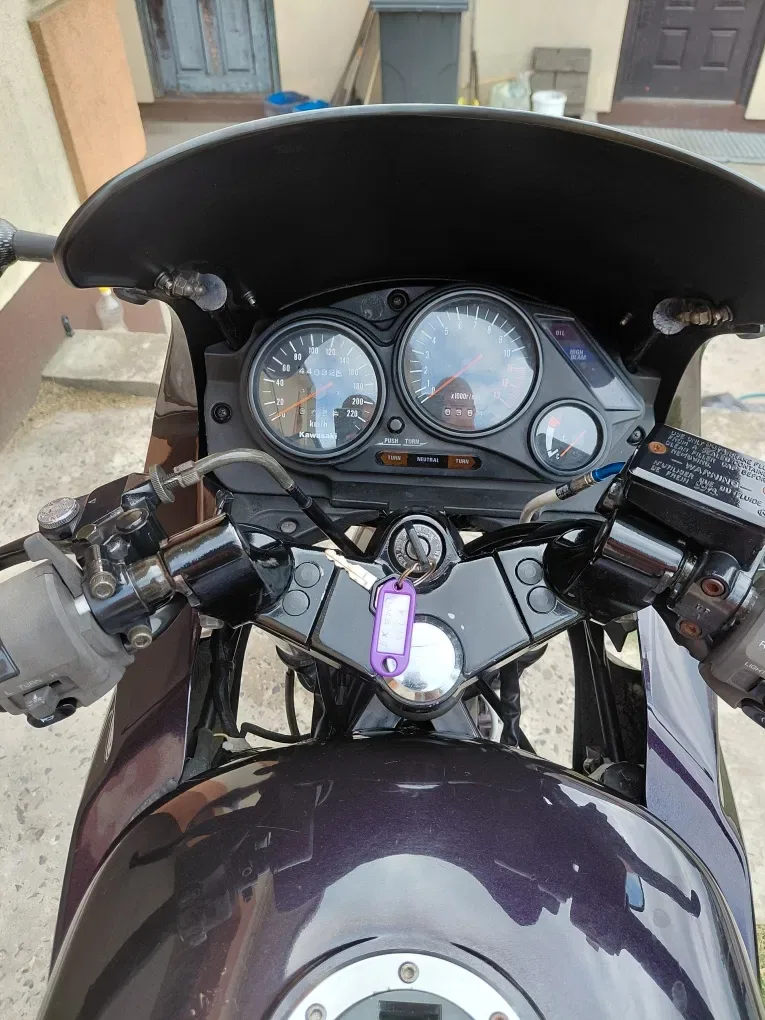 Kawasaki gpz 500 Розмитнений — фото 4