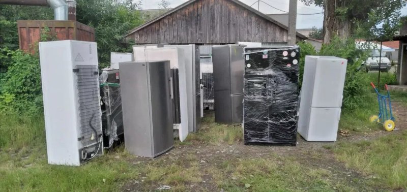 Холодильник Bosch BRHS176M55W з Европи — фото 3