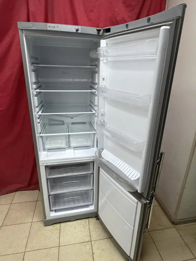 Холодильник Indesit 185/60/60 — фото 2