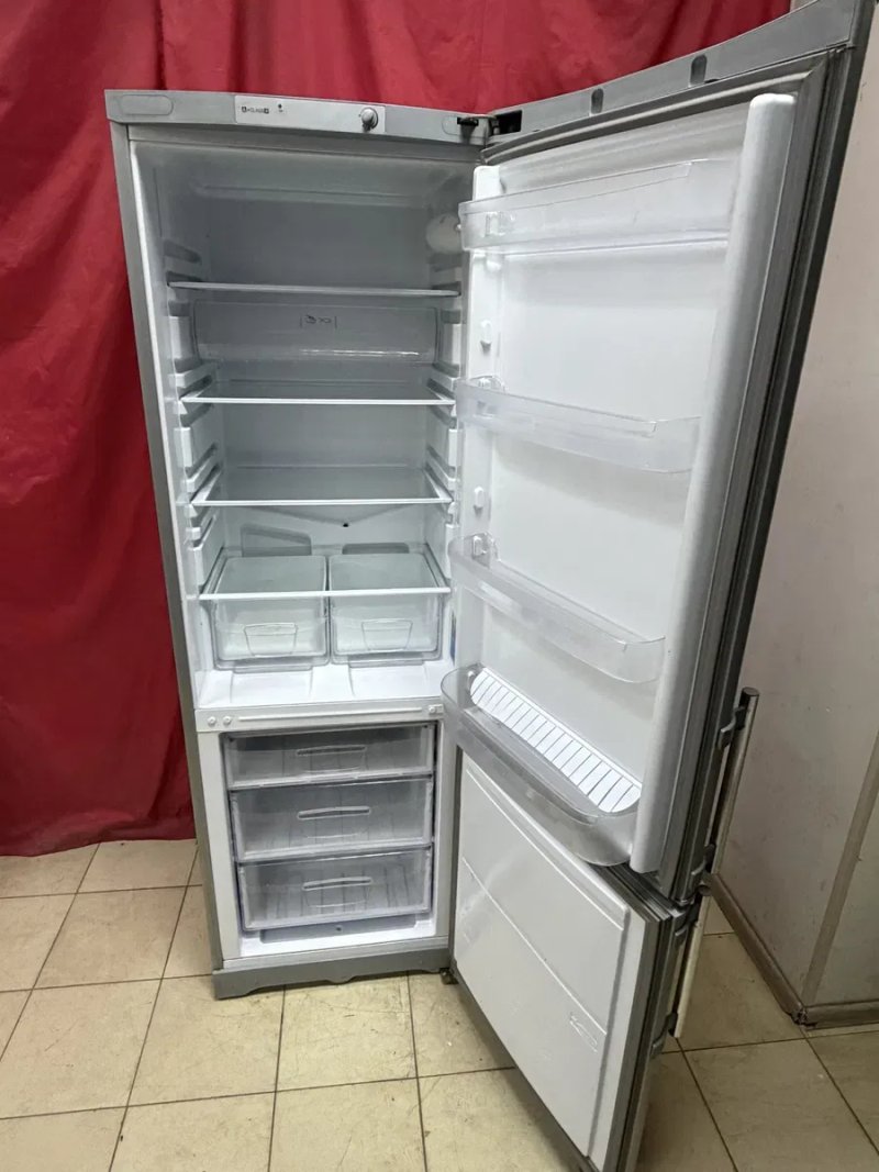 Холодильник Indesit 185/60/60 — фото 3