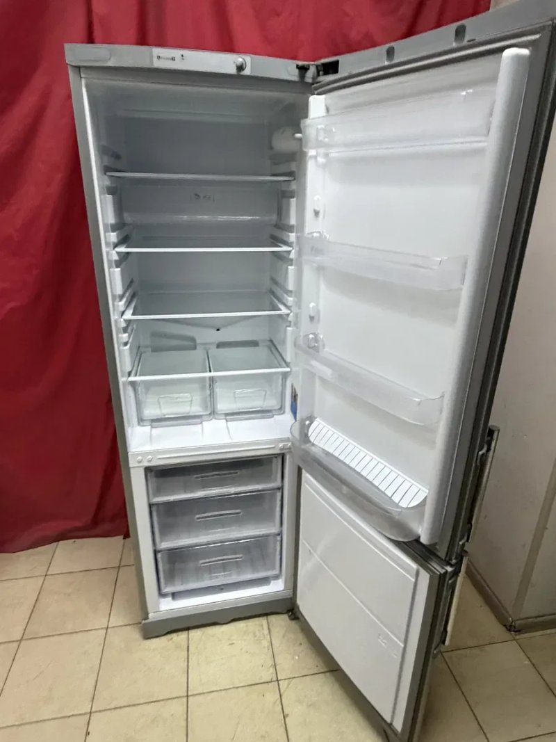 Холодильник Indesit 185/60/60 — фото 4