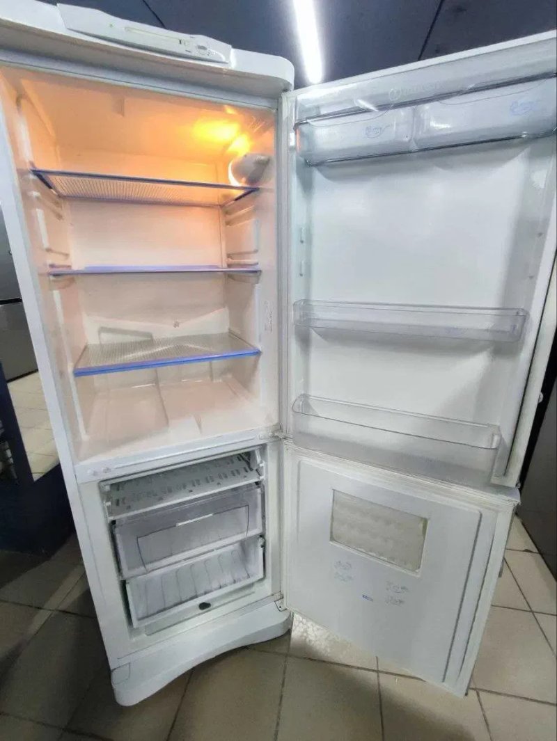 Холодильник Indesit C132G.016 бу РОБОЧИЙ Доставка — фото 2