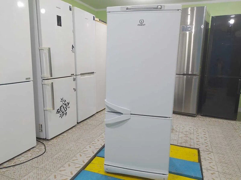 Холодильник Indesit C132G — фото 4
