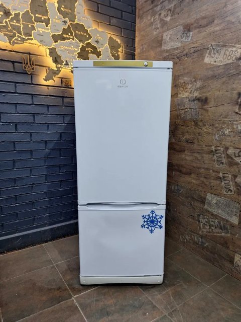 Холодильник Indesit SB15040 в гуртожиток, на дачу